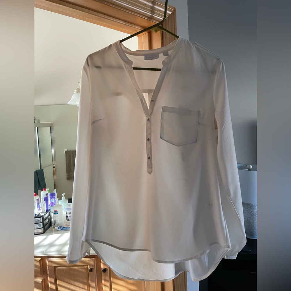 Woman’s blouse size M